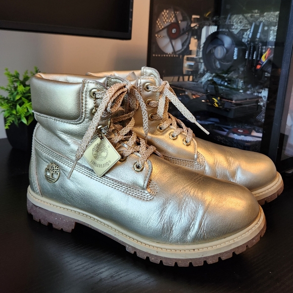 Timberland Premium Leather Waterproof Gold Metallic Ankle Boots  Sz 10 - Picture 1 of 10